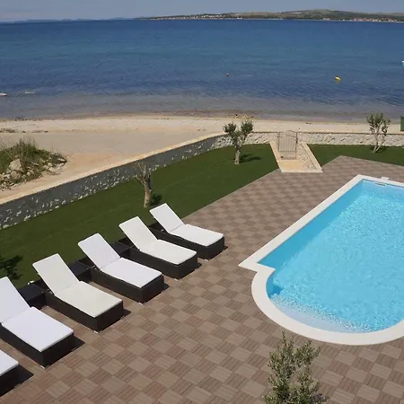 Vanja Villa *