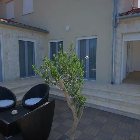 Vanja Villa *