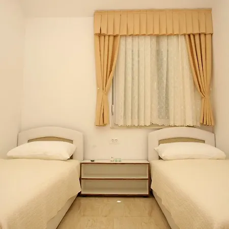 Vanja Villa Vir