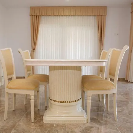 Vanja Villa Vir